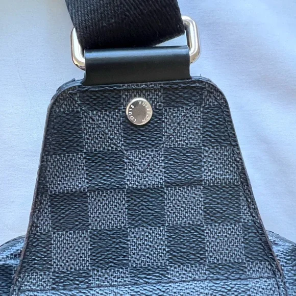 LOUIS VUITTON SLINGER MONOGRAM
